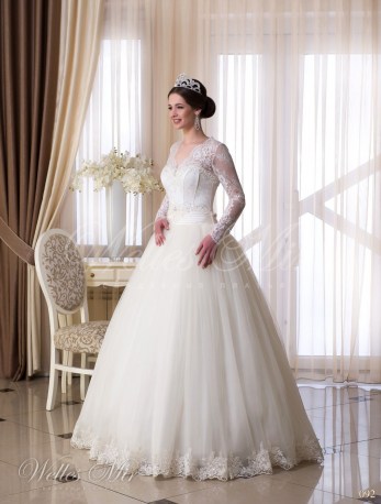 Весільні сукні Charming Elegance 092-1